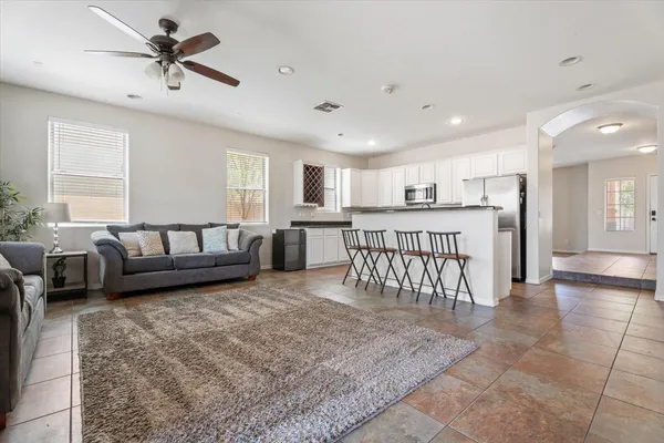 $3,650 | 1423 South Newberry Lane, Tempe, AZ 85281
