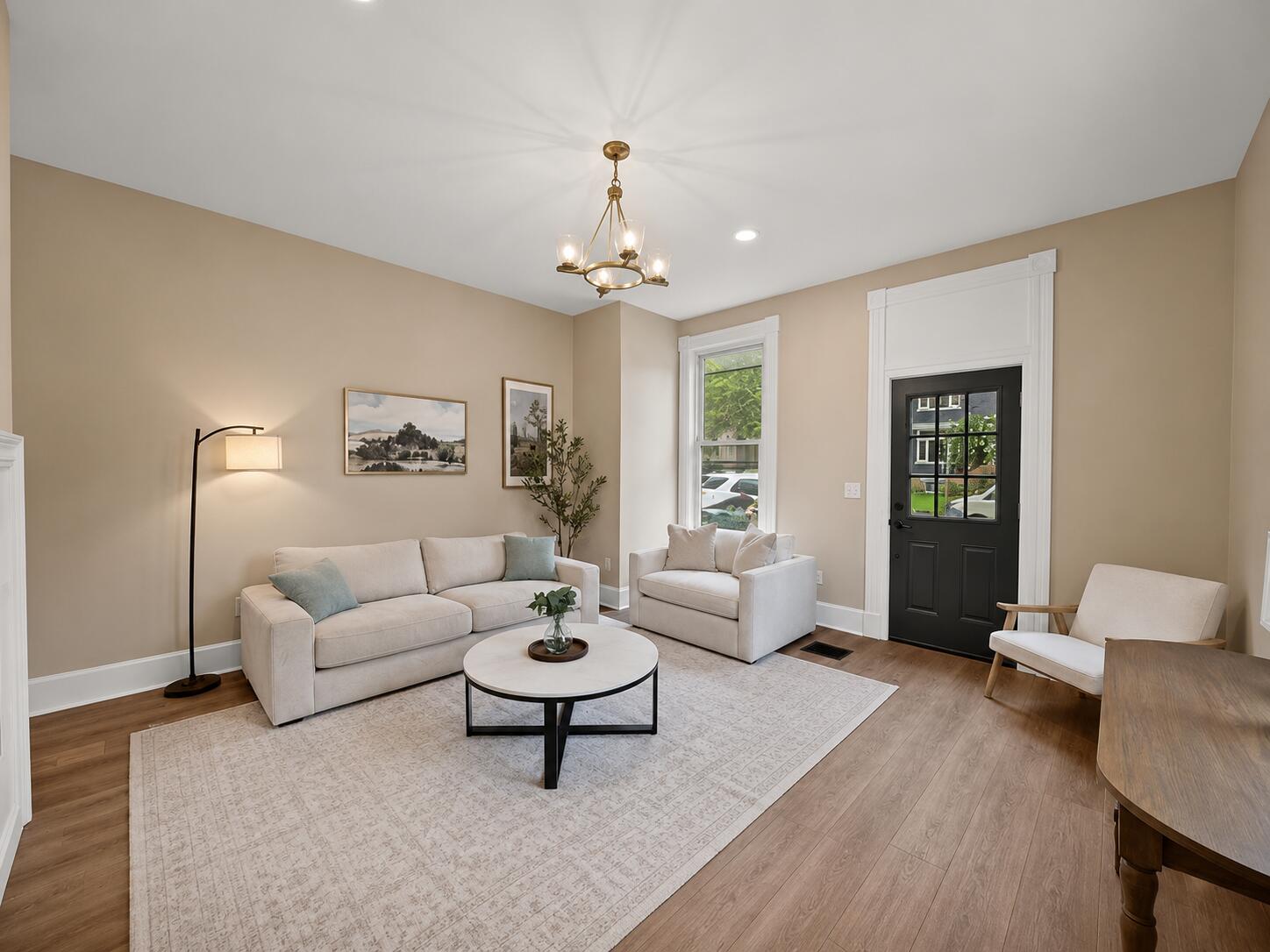 17 Butler Street Covington, KY 41016 - Photo 6 of 13 living 1
