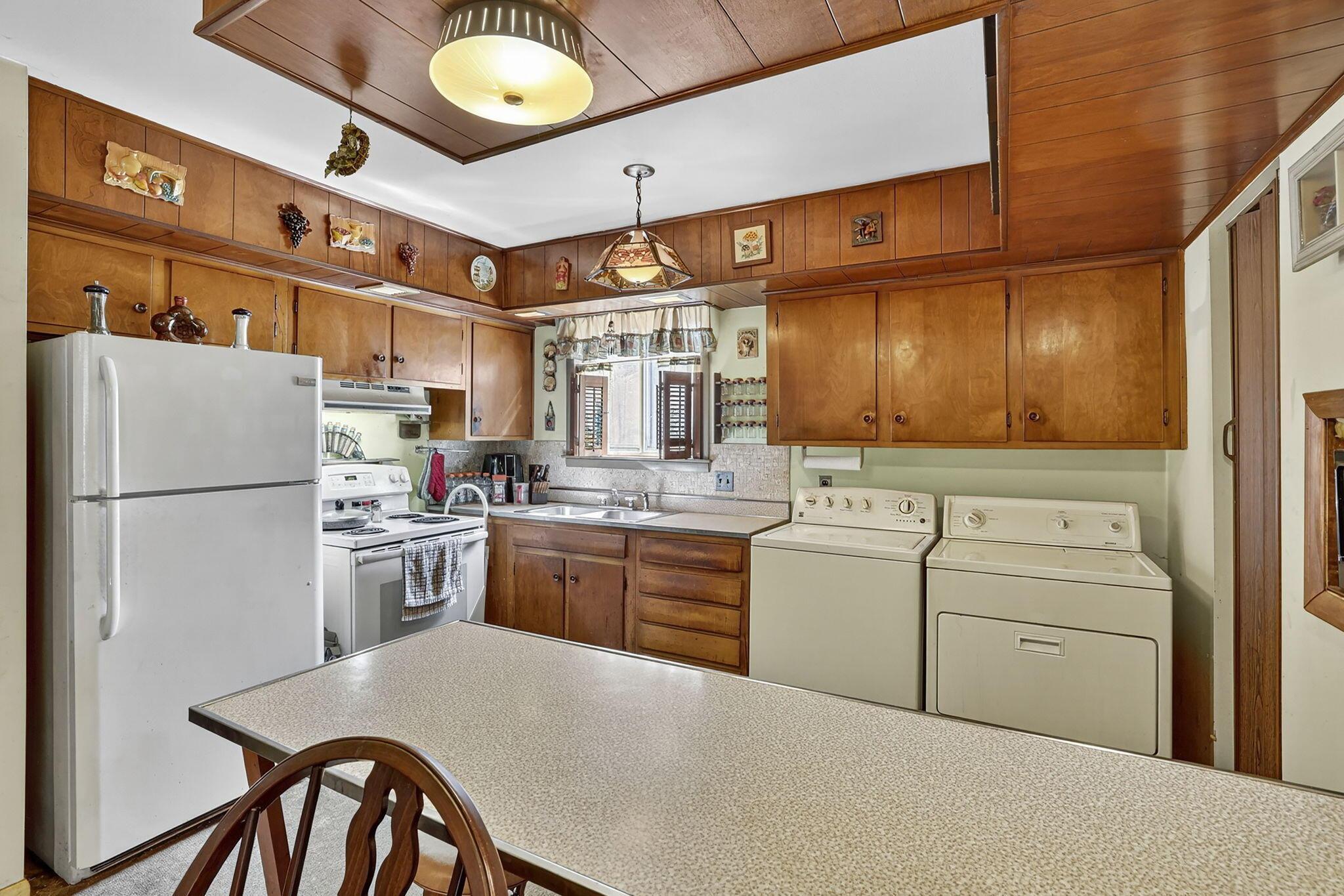 1529 South Hamilton Road Columbus, OH 43227 - Photo 22 of 49 25-web-or-mls-011A6758