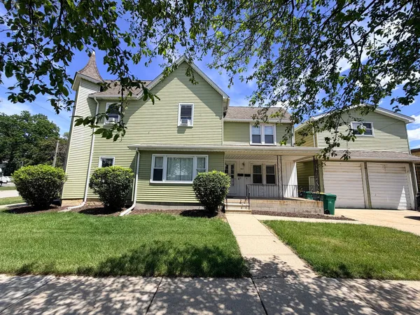 $1,600 | 602 South State Street, Unit 1S, Lockport, IL 60441