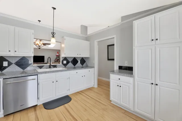 $285,000 | 341 Oakwood Court, Andover, KS 67002