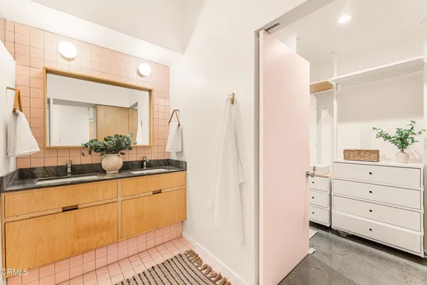 $1,699,000 | 510 South Hewitt Street, Unit 107, Los Angeles, CA 90013