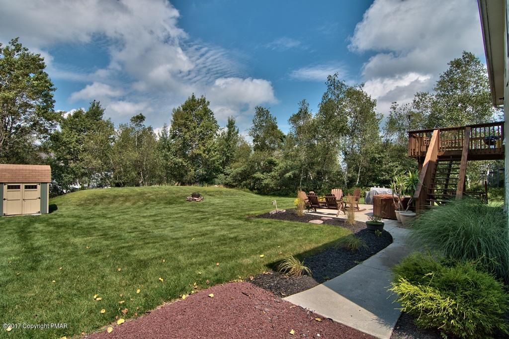 647 Mountain Road Blakeslee, PA 18610 - Photo 11 of 45 Exterior View 12