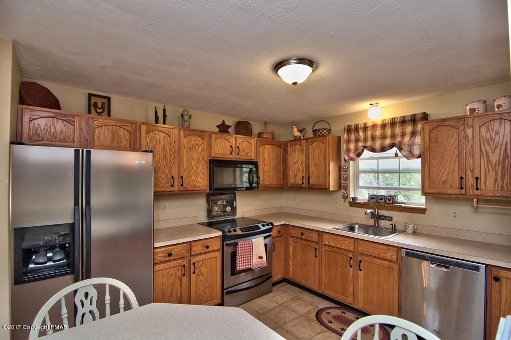 647 Mountain Road Blakeslee, PA 18610 - Photo 25 of 45 Kitchen View 7