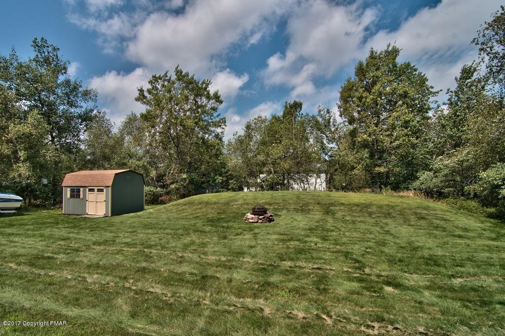 647 Mountain Road Blakeslee, PA 18610 - Photo 4 of 45 Exterior View 05