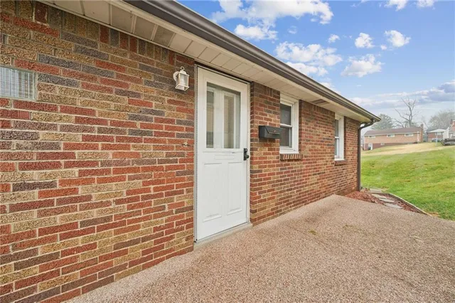 $190,000 | 1013 10th Street, Irwin, PA 15642