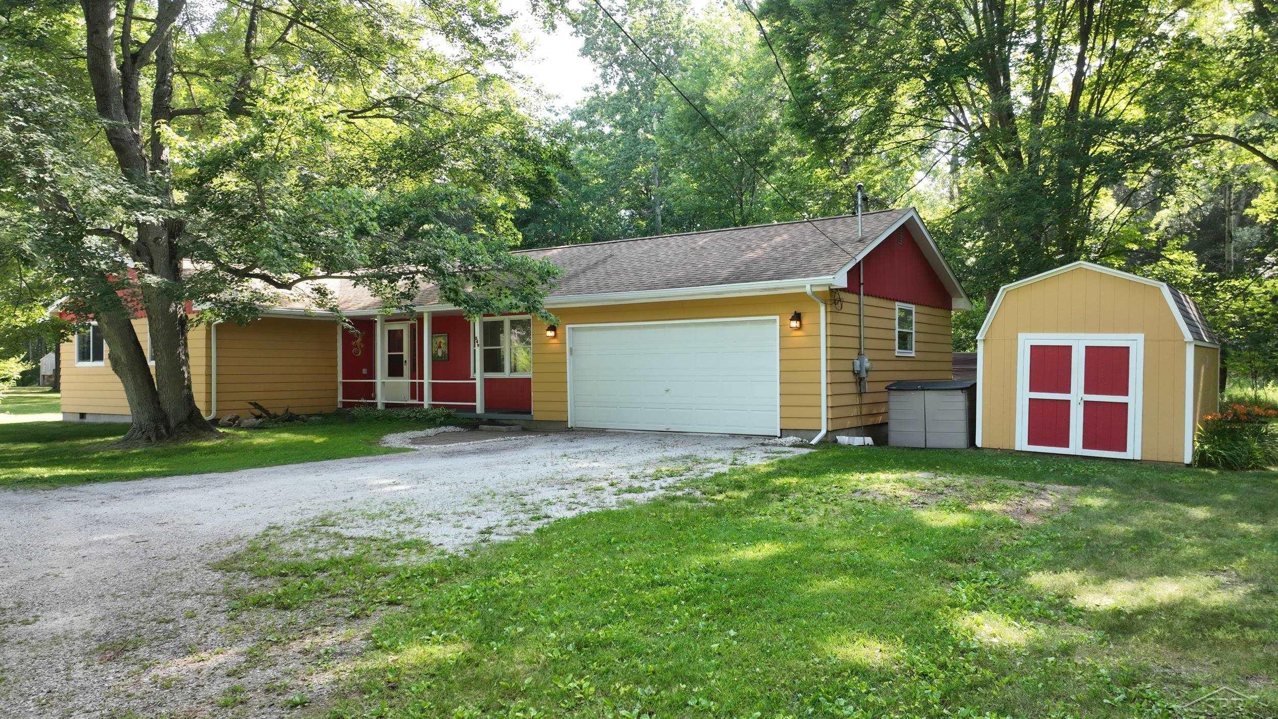 549 South 8 Mile Road Midland, MI 48640 - Photo 6 of 55 50213614-61d1af7e-67a2-44f8-b3b4-631c9bf0d784.JPG