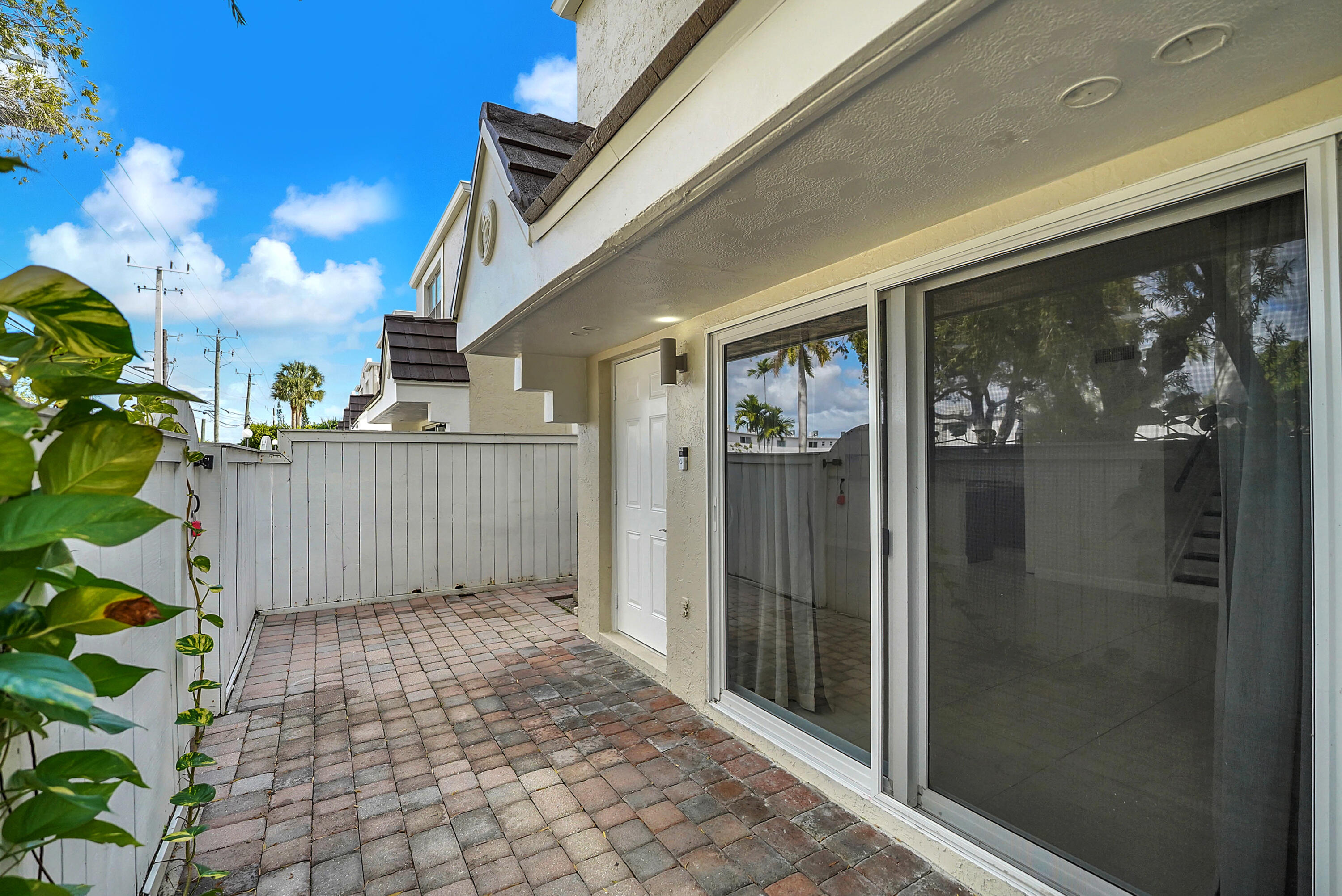 4550 Southwest 68th Ct Circle, Unit 548 Miami, FL 33155 - Photo 46 of 51 a view of a porch