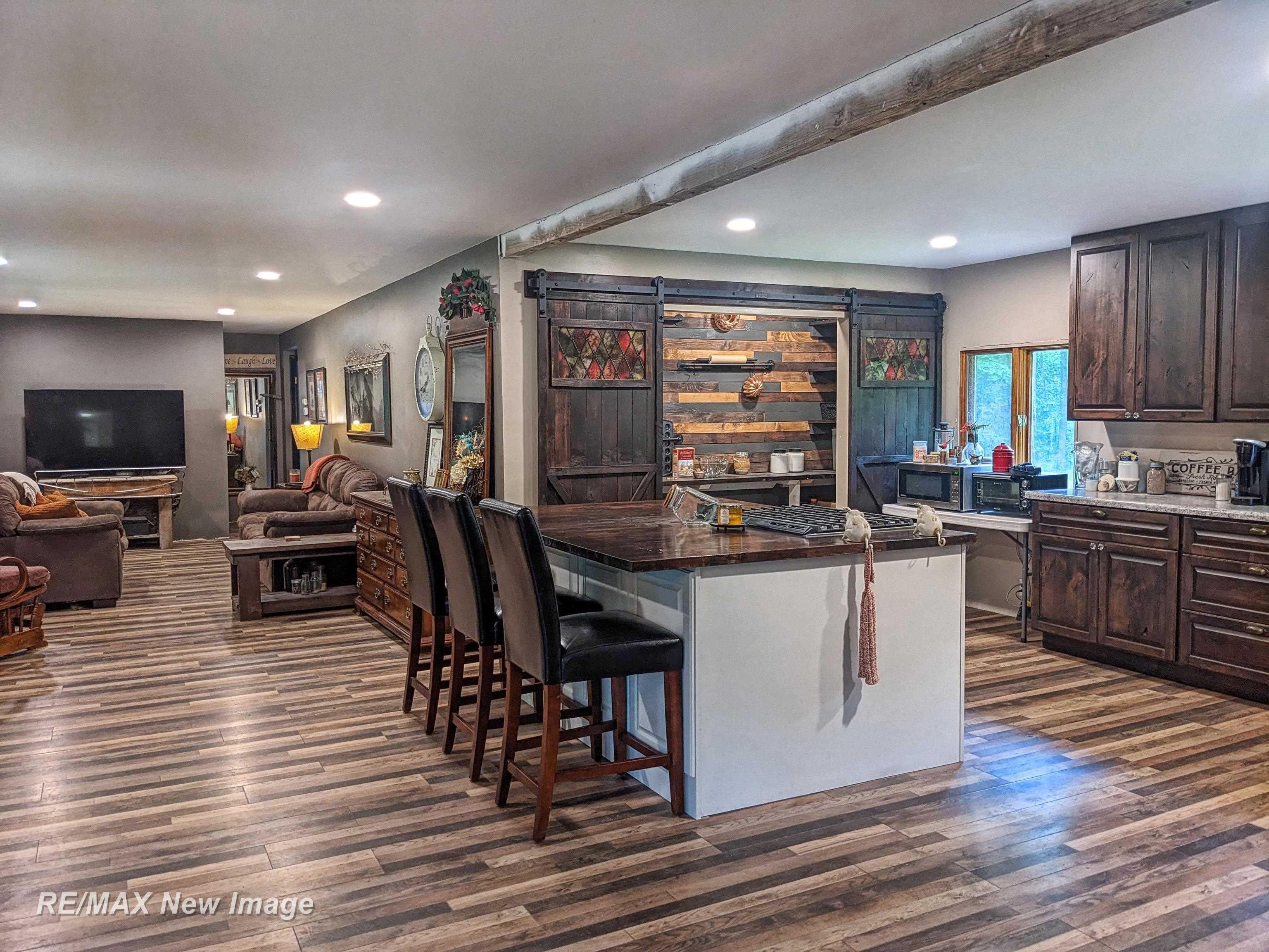 10260 Rathbun Way Birch Run, MI 48415 - Photo 4 of 34