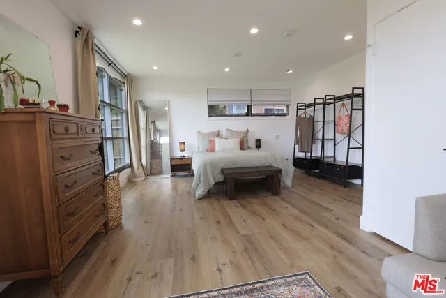 $949,995 | 7058 Petit Avenue, Van Nuys, CA 91406