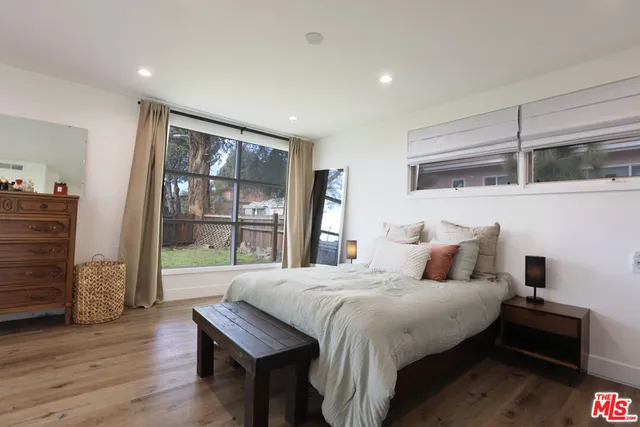 $949,995 | 7058 Petit Avenue, Van Nuys, CA 91406