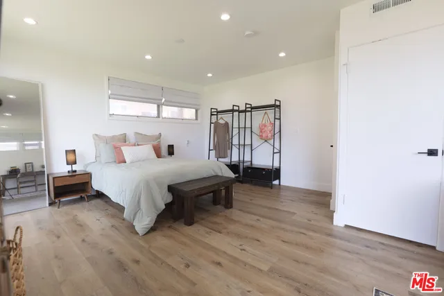 $949,995 | 7058 Petit Avenue, Van Nuys, CA 91406