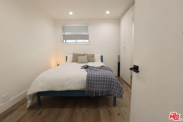 $949,995 | 7058 Petit Avenue, Van Nuys, CA 91406