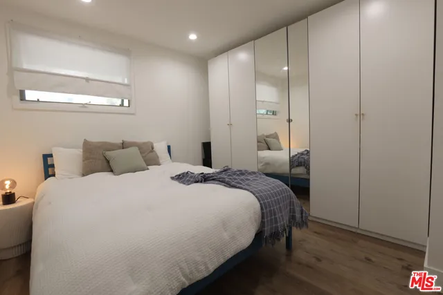 $949,995 | 7058 Petit Avenue, Van Nuys, CA 91406