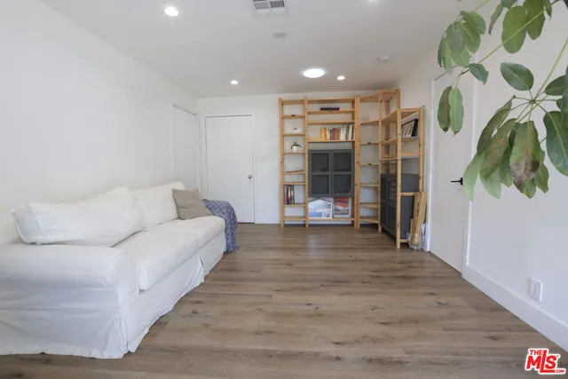 $949,995 | 7058 Petit Avenue, Van Nuys, CA 91406