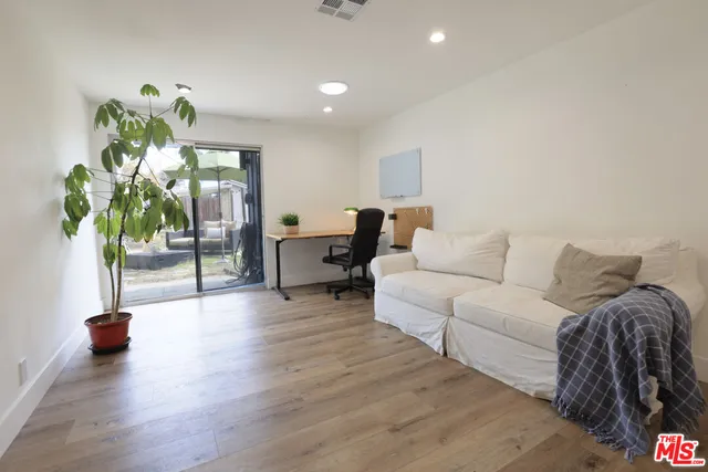 $949,995 | 7058 Petit Avenue, Van Nuys, CA 91406