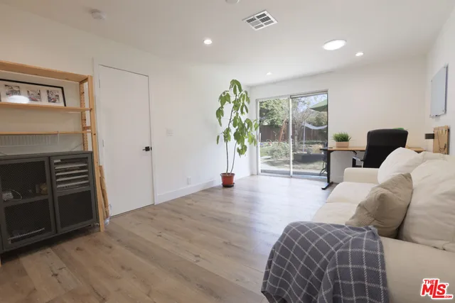 $949,995 | 7058 Petit Avenue, Van Nuys, CA 91406