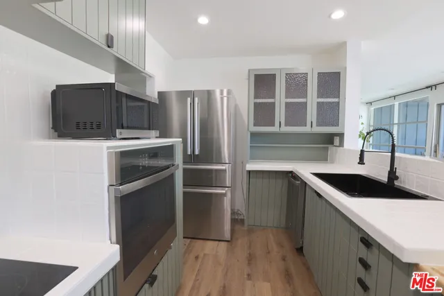 $949,995 | 7058 Petit Avenue, Van Nuys, CA 91406