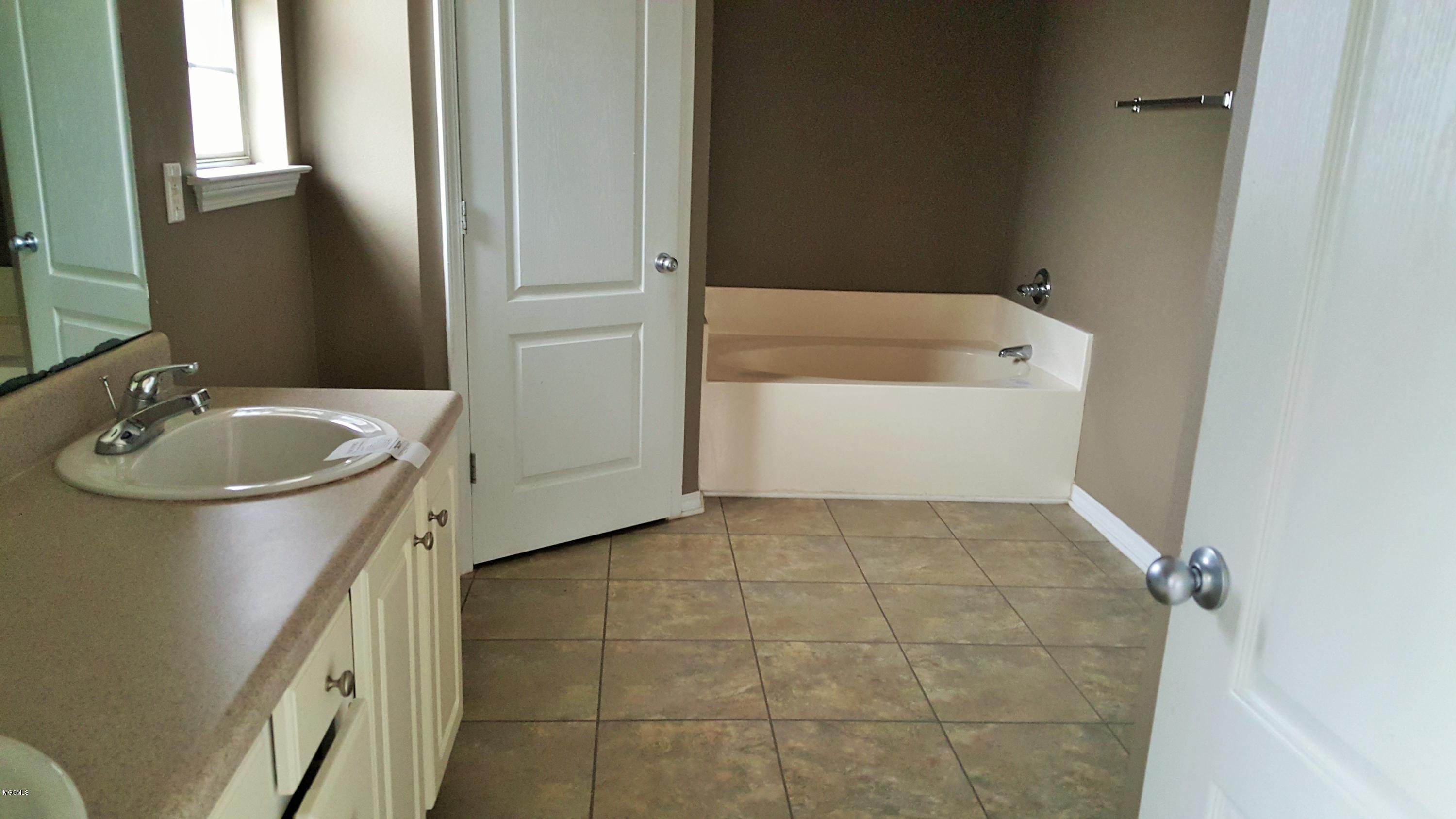 6825 Biddix Evans Road Ocean Springs, MS 39564 - Photo 7 of 12 6