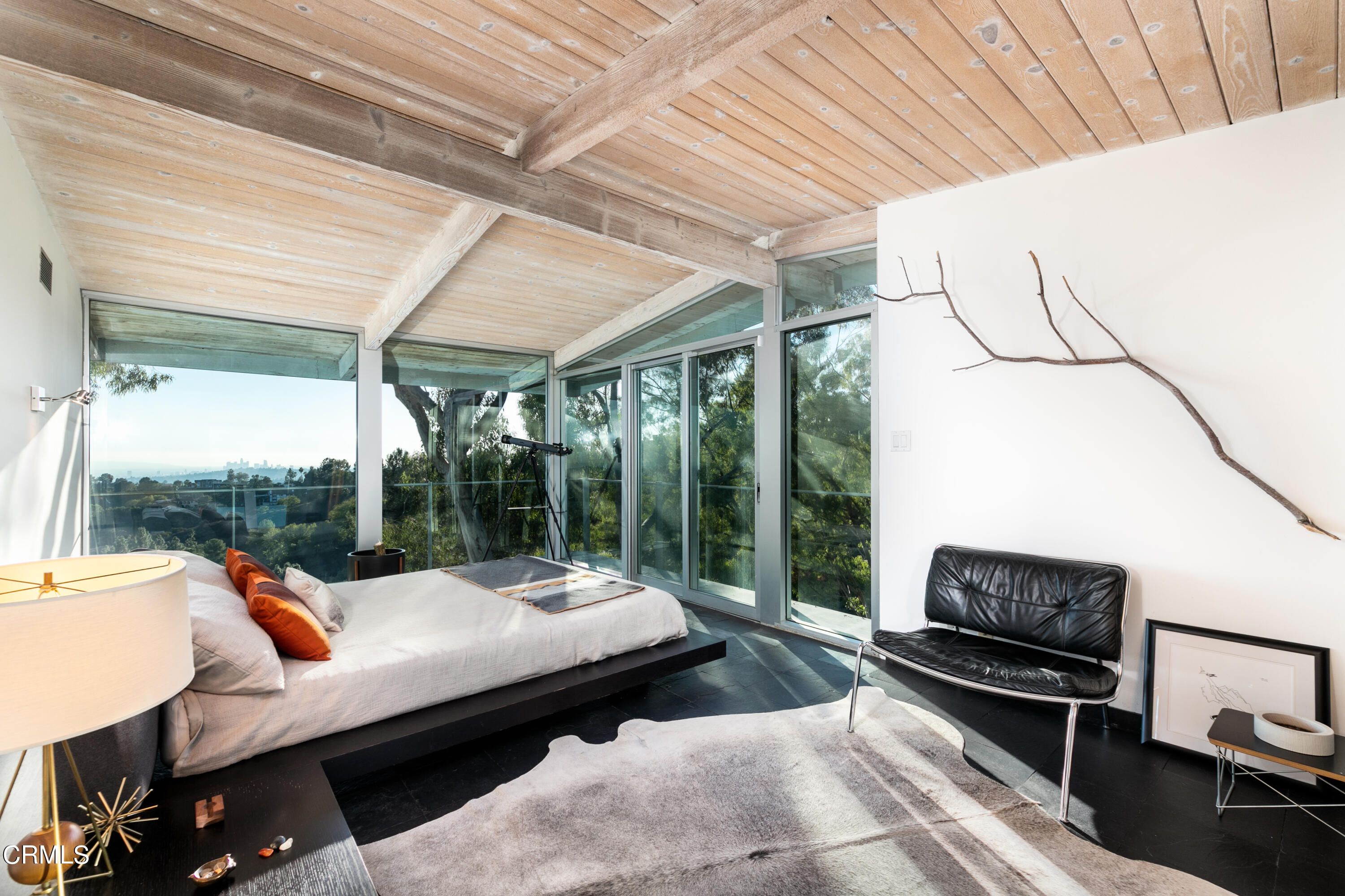 1290 Fairlawn Way Pasadena, CA 91105 - Photo 13 of 30 a living room with patio furniture