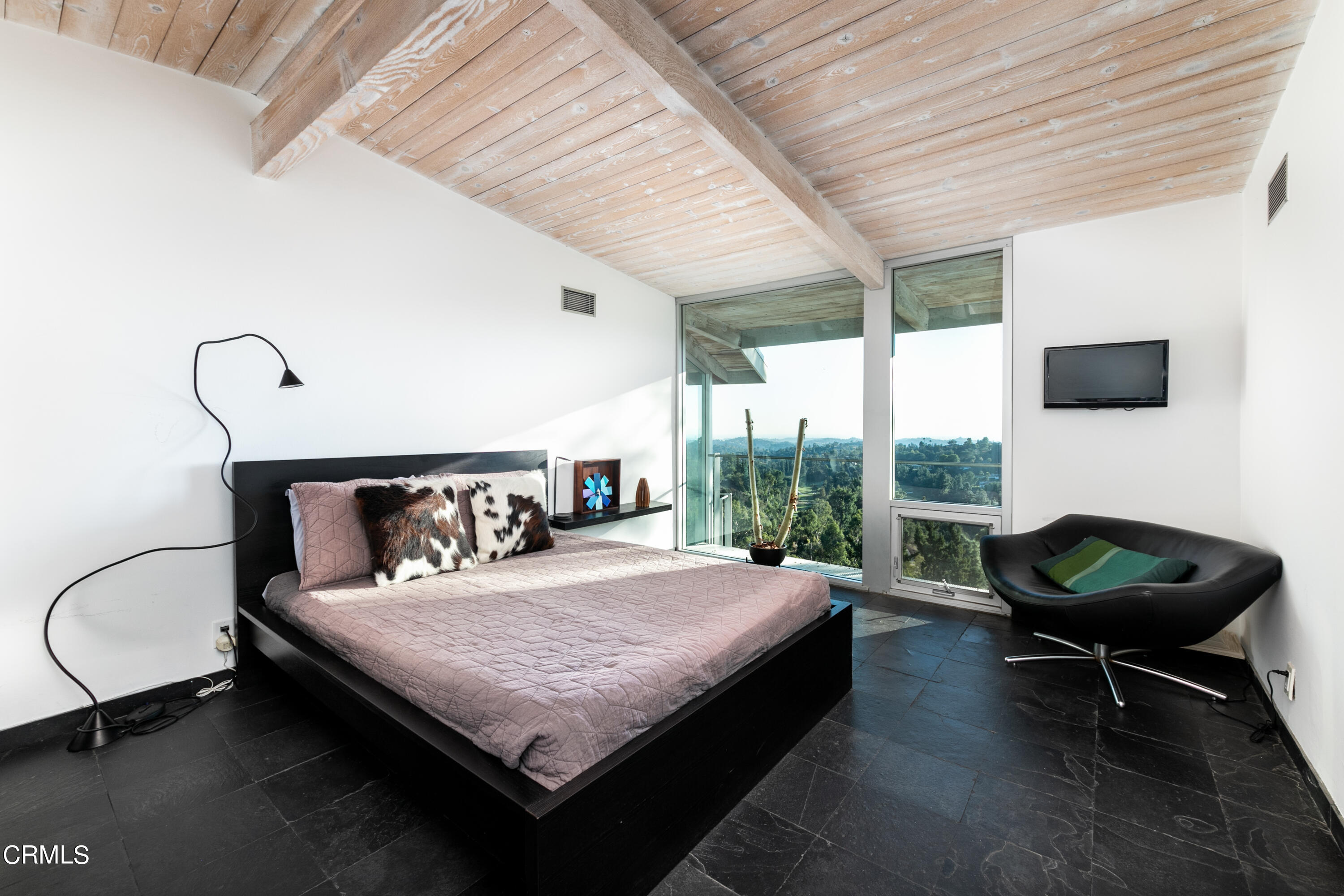 1290 Fairlawn Way Pasadena, CA 91105 - Photo 16 of 30 a bedroom with a bed and a large window