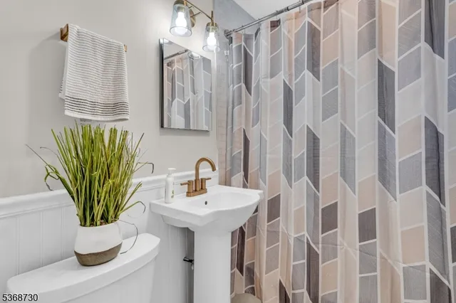 $559,000 | 1915 Crescent Parkway, Linden, NJ 07036