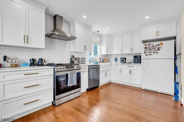 $559,000 | 1915 Crescent Parkway, Linden, NJ 07036