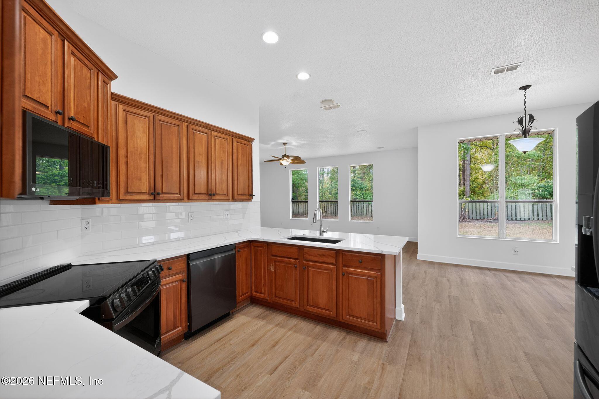 10958 Crichton Road Jacksonville, FL 32221 - Photo 4 of 15 10_10958_Crichton_Rd_Jacksonville_FL_322