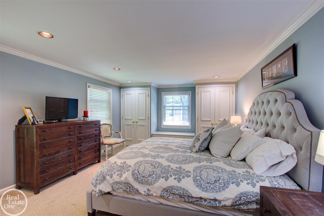 1130 South Oxford Road Grosse Pointe, MI 48236 - Photo 34 of 48 31350591-33.JPG