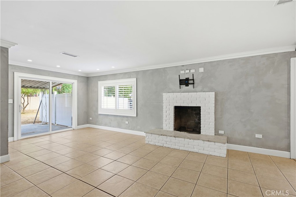 19238 Strathern Street Reseda, CA 91335 - Photo 7 of 34