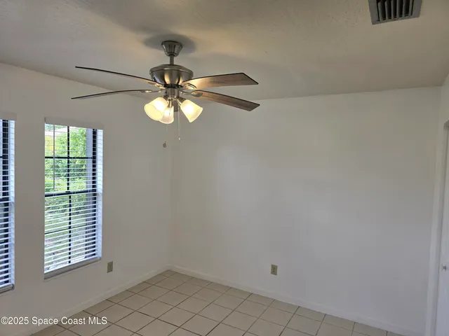 a view of empty room with window