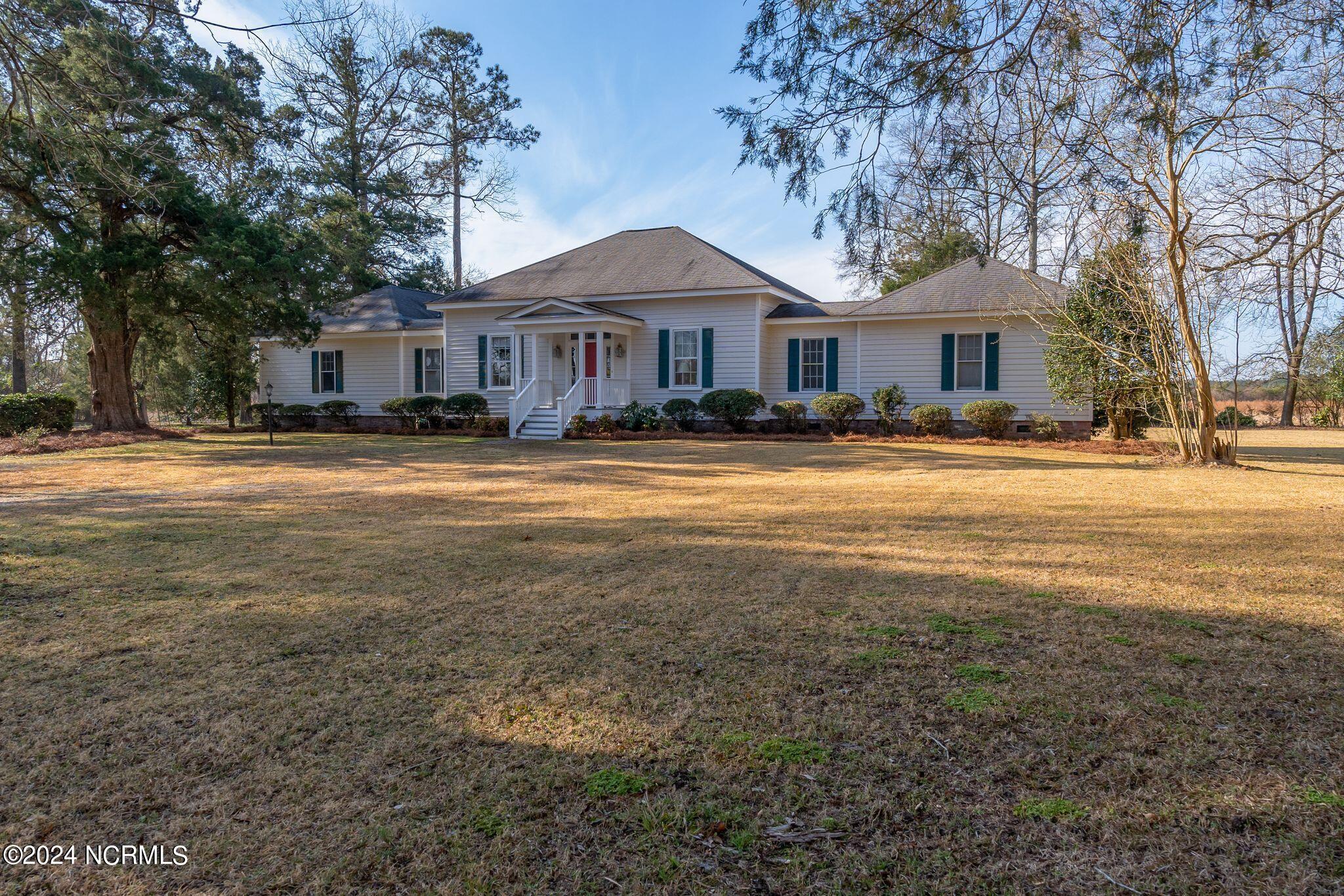 1015 Washington Post Road New Bern, NC 28562 - Photo 8 of 61 Front
