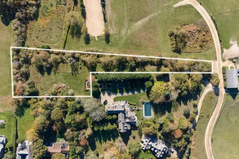 $2,000,000 | 5 Louis Field Road, Edgartown, MA 02539