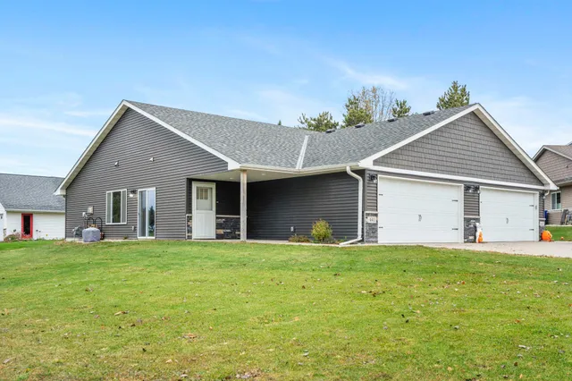 $285,000 | 441 White Pine Lane, Somerset, WI 54025