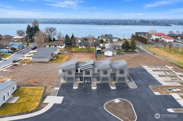 $337,000 | 601 Dorsing Street, Unit D21, Moses Lake, WA 98837