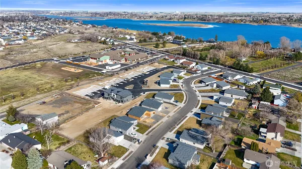 $337,000 | 601 Dorsing Street, Unit D21, Moses Lake, WA 98837