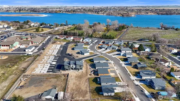$337,000 | 601 Dorsing Street, Unit D21, Moses Lake, WA 98837