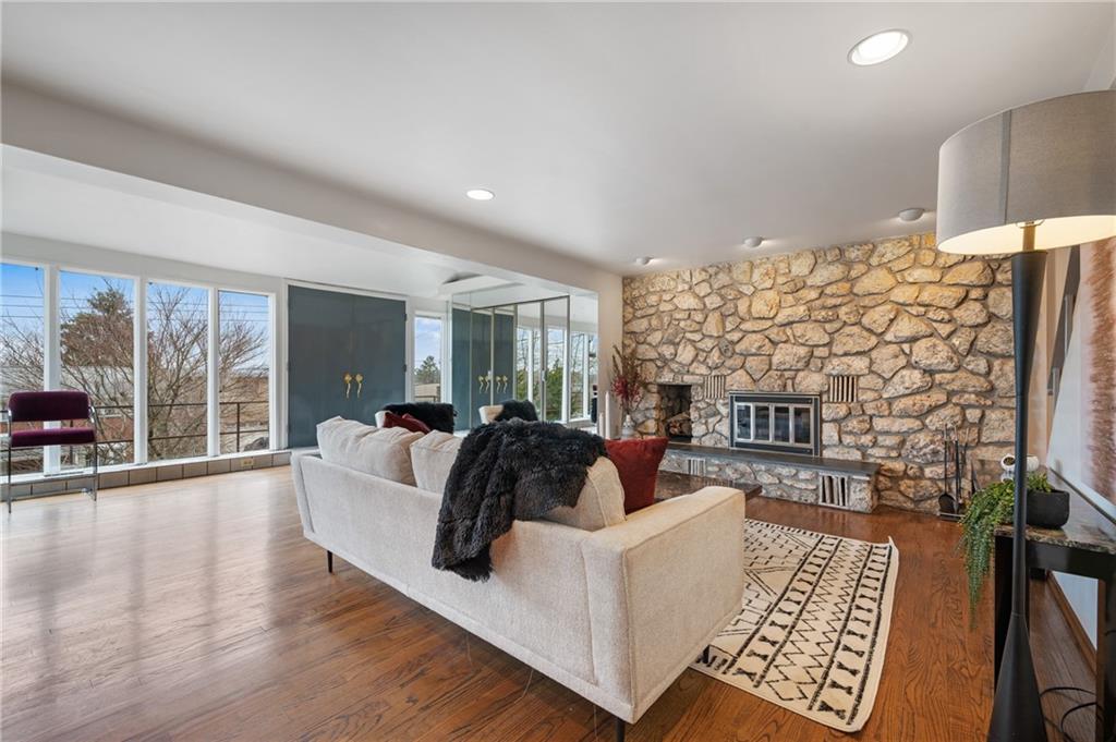 4165 Beehner Road Pittsburgh, PA 15217 - Photo 7 of 25 Gallery Image 7