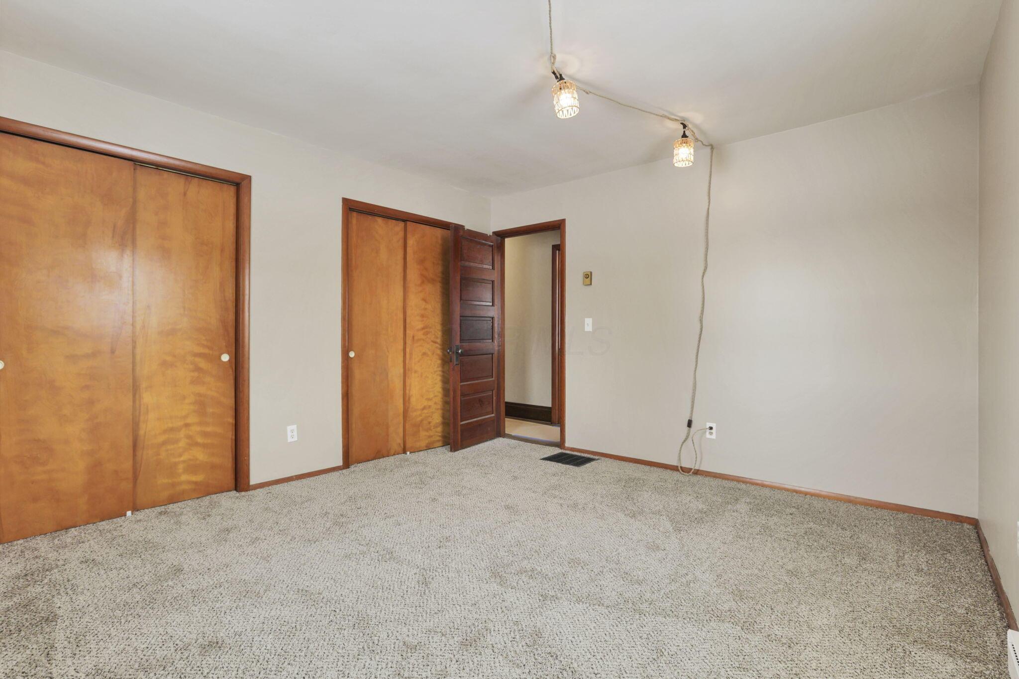 7974 Braun Road Groveport, OH 43125 - Photo 22 of 29 Plush carpeting and light-toned walls