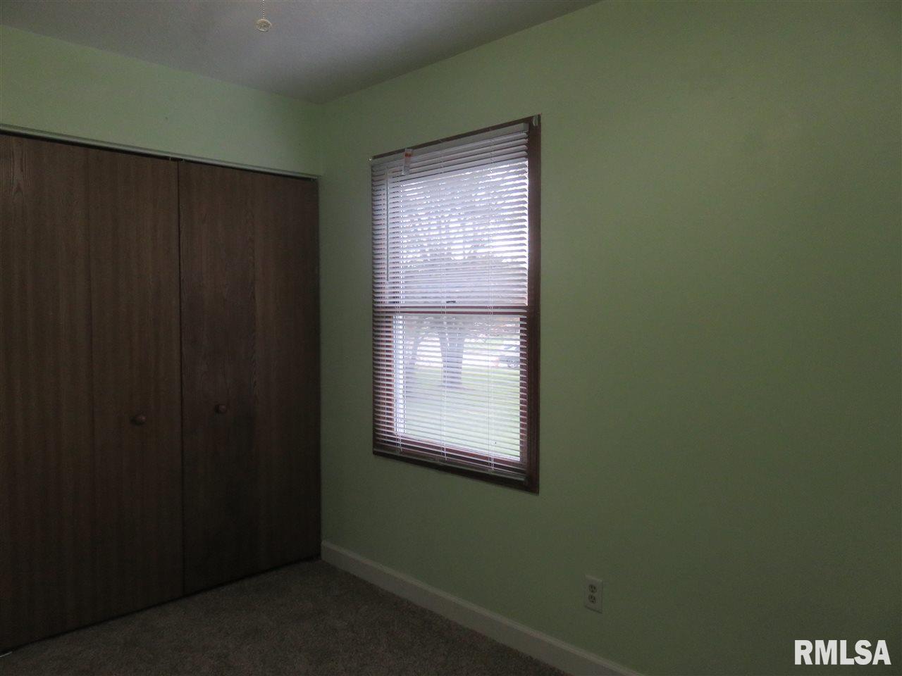 6112 Appomattox Road Davenport, IA 52806 - Photo 11 of 24 Gallery Image 11