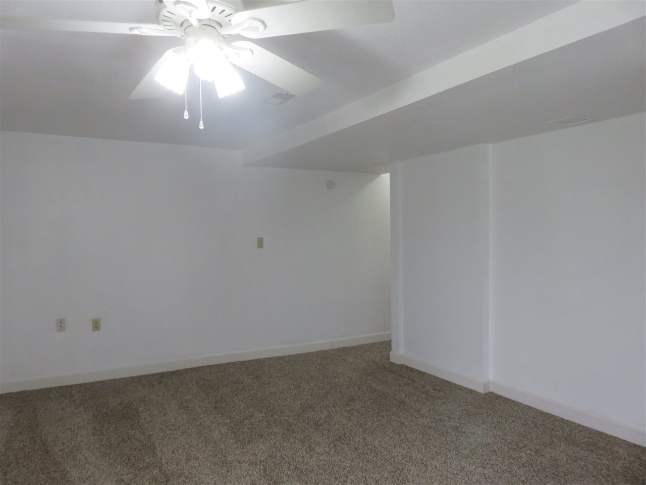 6112 Appomattox Road Davenport, IA 52806 - Photo 14 of 24 Gallery Image 14