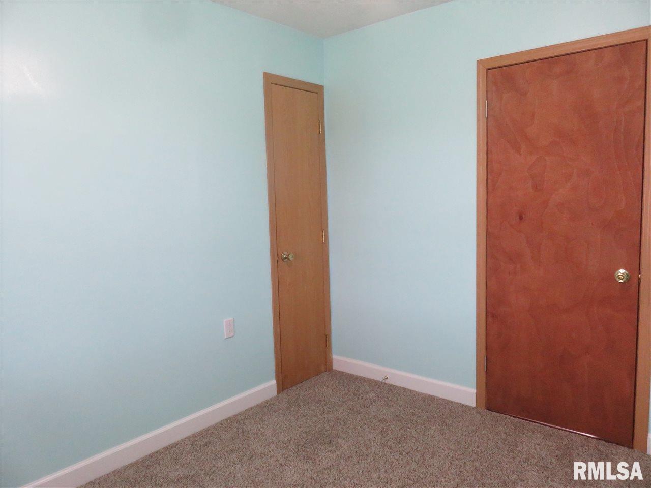6112 Appomattox Road Davenport, IA 52806 - Photo 9 of 24 Gallery Image 9