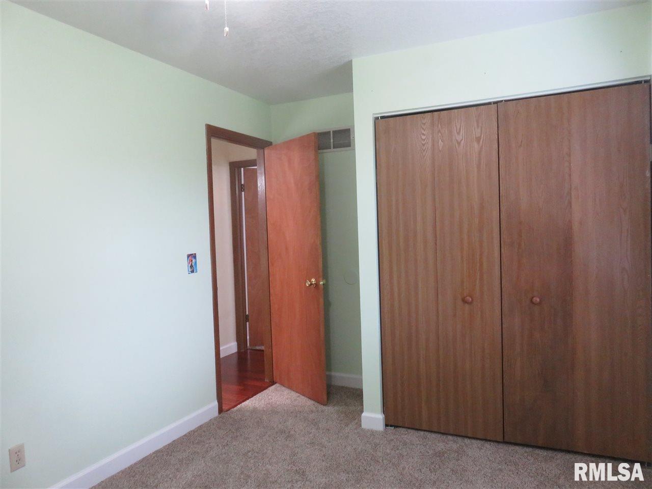 6112 Appomattox Road Davenport, IA 52806 - Photo 10 of 24 Gallery Image 10