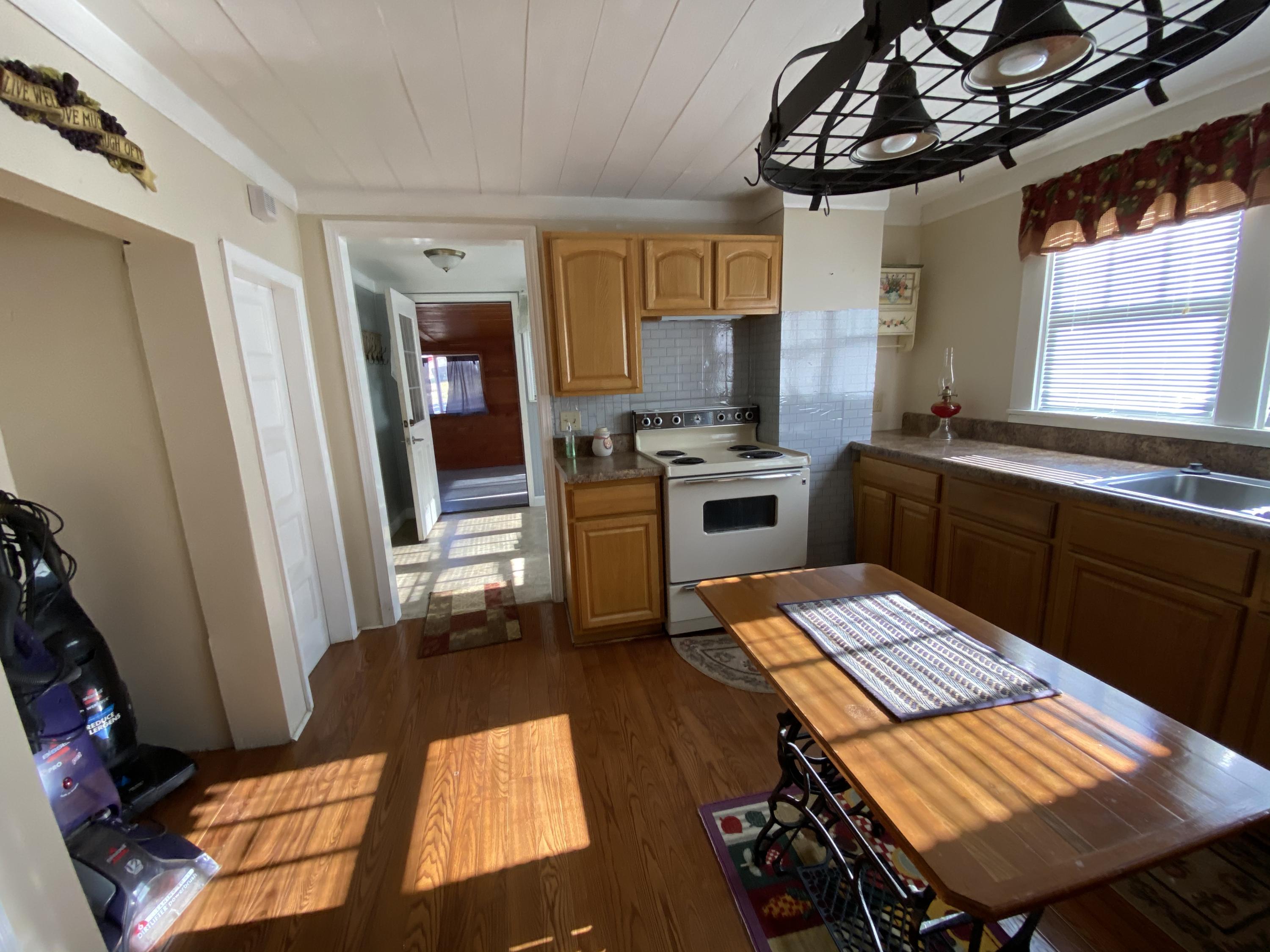 729 Dividing Ridge Road Speedwell, TN 37870 - Photo 14 of 27 Kitchen
