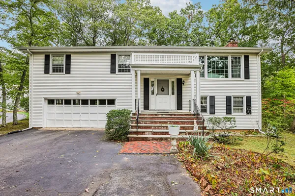 $740,000 | 14 Chipping Lane, Norwalk, CT 06854
