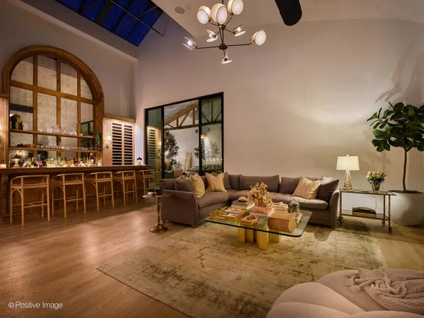 $2,999,999 | 2733 North Pulaski Road, Chicago, IL 60647