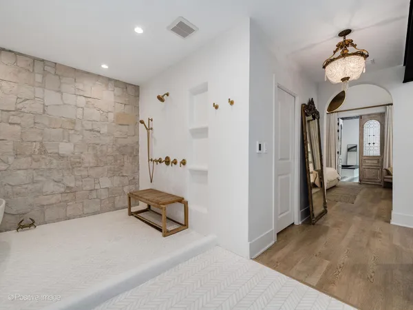 $2,999,999 | 2733 North Pulaski Road, Chicago, IL 60647