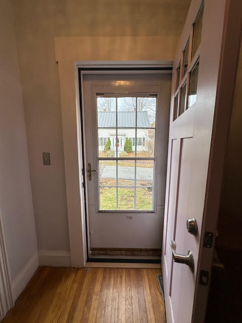 68 Park Street Belfast, ME 04915 - Photo 3 of 69 Foyer