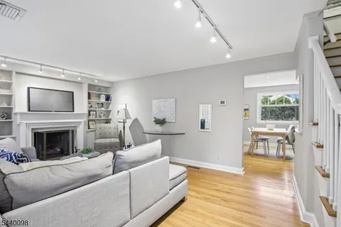 $899,000 | 31 Knollwood Avenue, Madison, NJ 07940