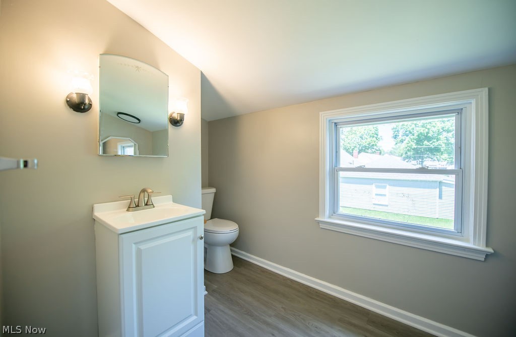 4221 2nd Street Northwest Canton, OH 44708 - Photo 23 of 35 Upper level bathroom